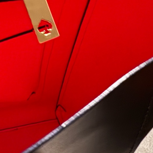 Vintage Kate Spade Annelle Arbour Hill
leather tote. Normal wear sold as is. - Picture 7 of 10